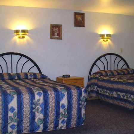 Parkway Motel Ред-Вінґ Номер фото